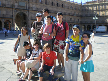 Momento de la llegada de participantes a la plaza Mayor.